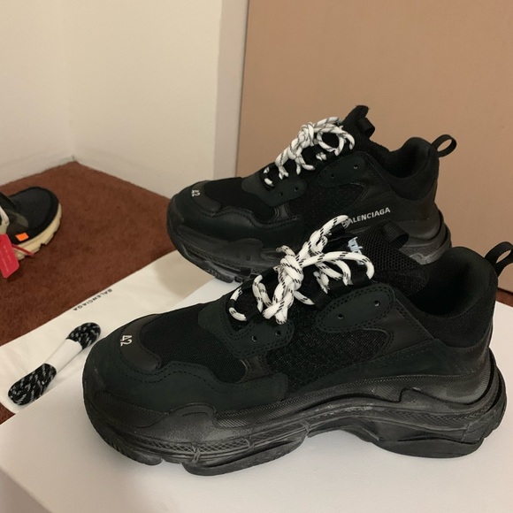 Balenciaga Triple S - Picture 6 of 6